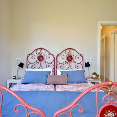 La Prima Torre Charme - Garden And Shared Pool Apartment