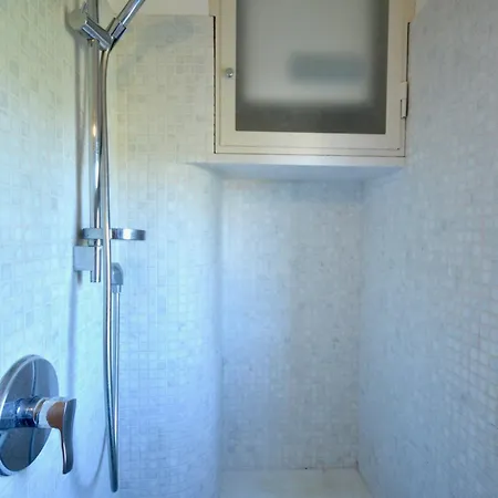 La Prima Torre Charme - 6 Posti Letto - Giardino E Piscina Condivisa