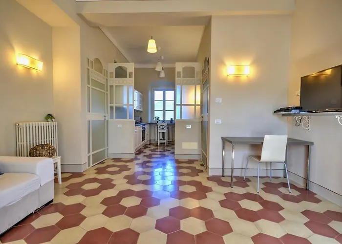 La Prima Torre Charme - 6 Posti Letto - Giardino E Piscina Condivisa *