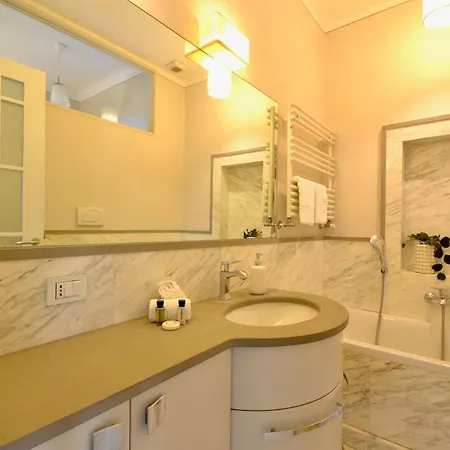 La Prima Torre Charme - Garden And Shared Pool