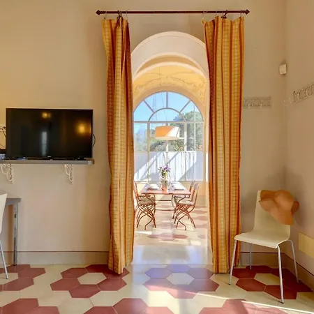 Apartment La Prima Torre Charme - Garden And Shared Pool *