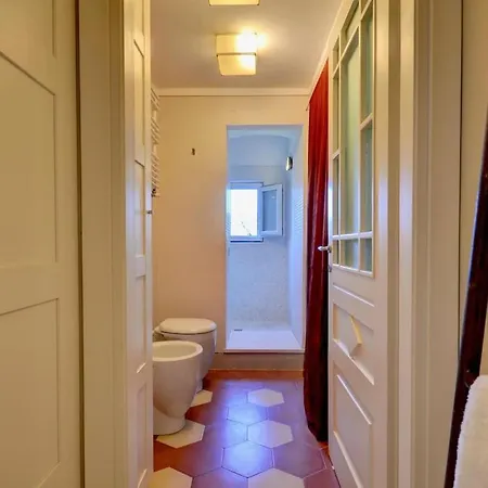 La Prima Torre Charme - Garden And Shared Pool Apartment *