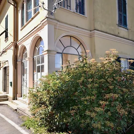 La Prima Torre Charme - Garden And Shared Pool Lägenhet *