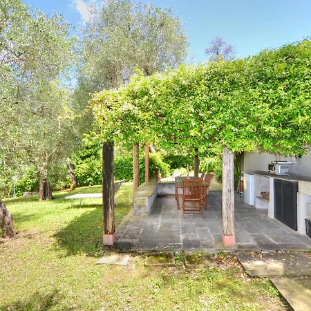 Apartment La Prima Torre Charme - Garden And Shared Pool