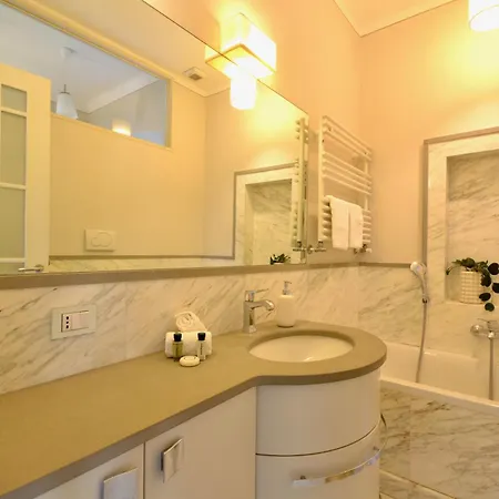 Apartamento La Prima Torre Charme - 6 Posti Letto - Giardino E Piscina Condivisa *